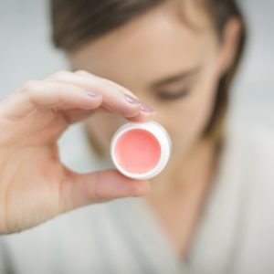 lip-balm-2562354